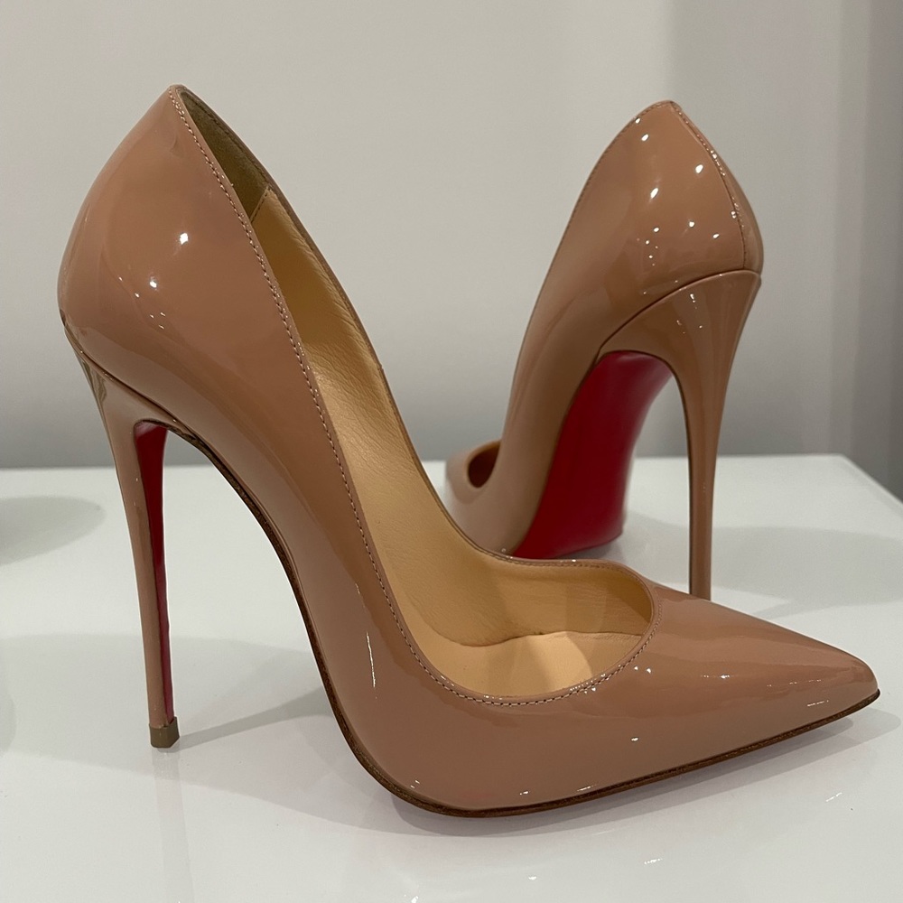 So Kate Patent Pointed Toe. Christian Louboutin. Size 35.